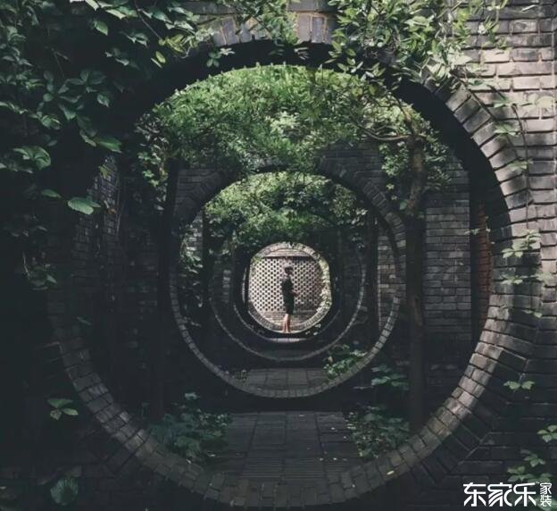 新砌墻體錯縫拼接，預留空隙，均勻受力