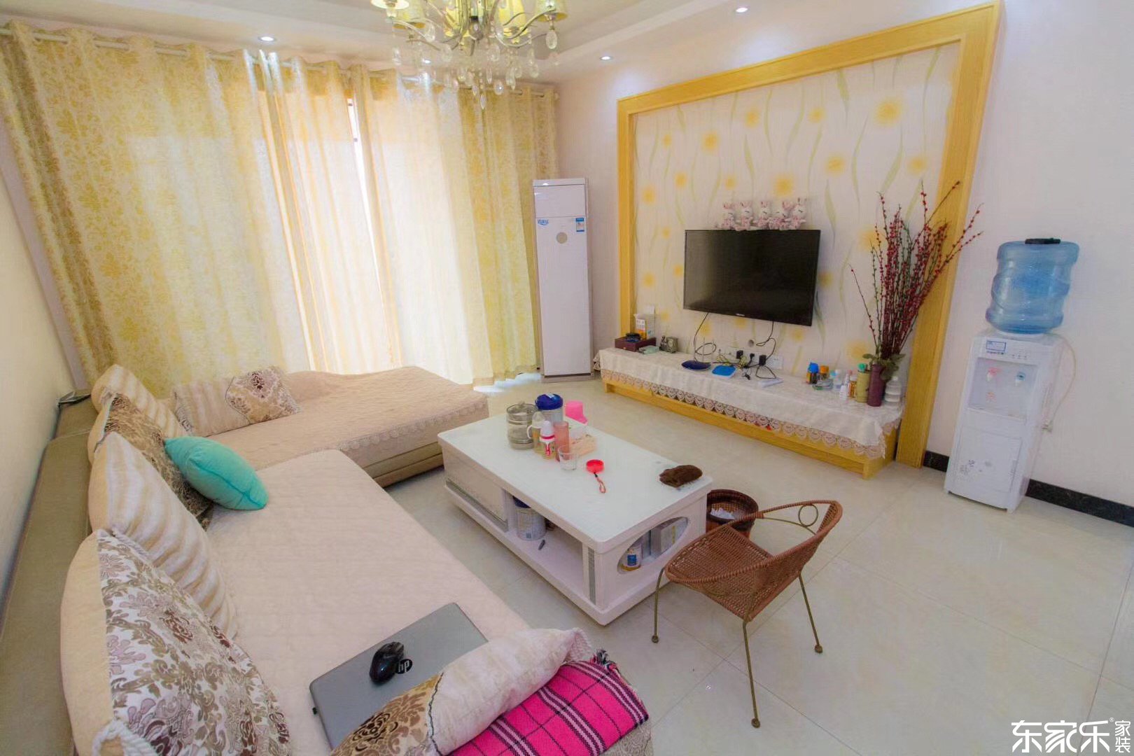 98平現代簡約風格客廳全景圖